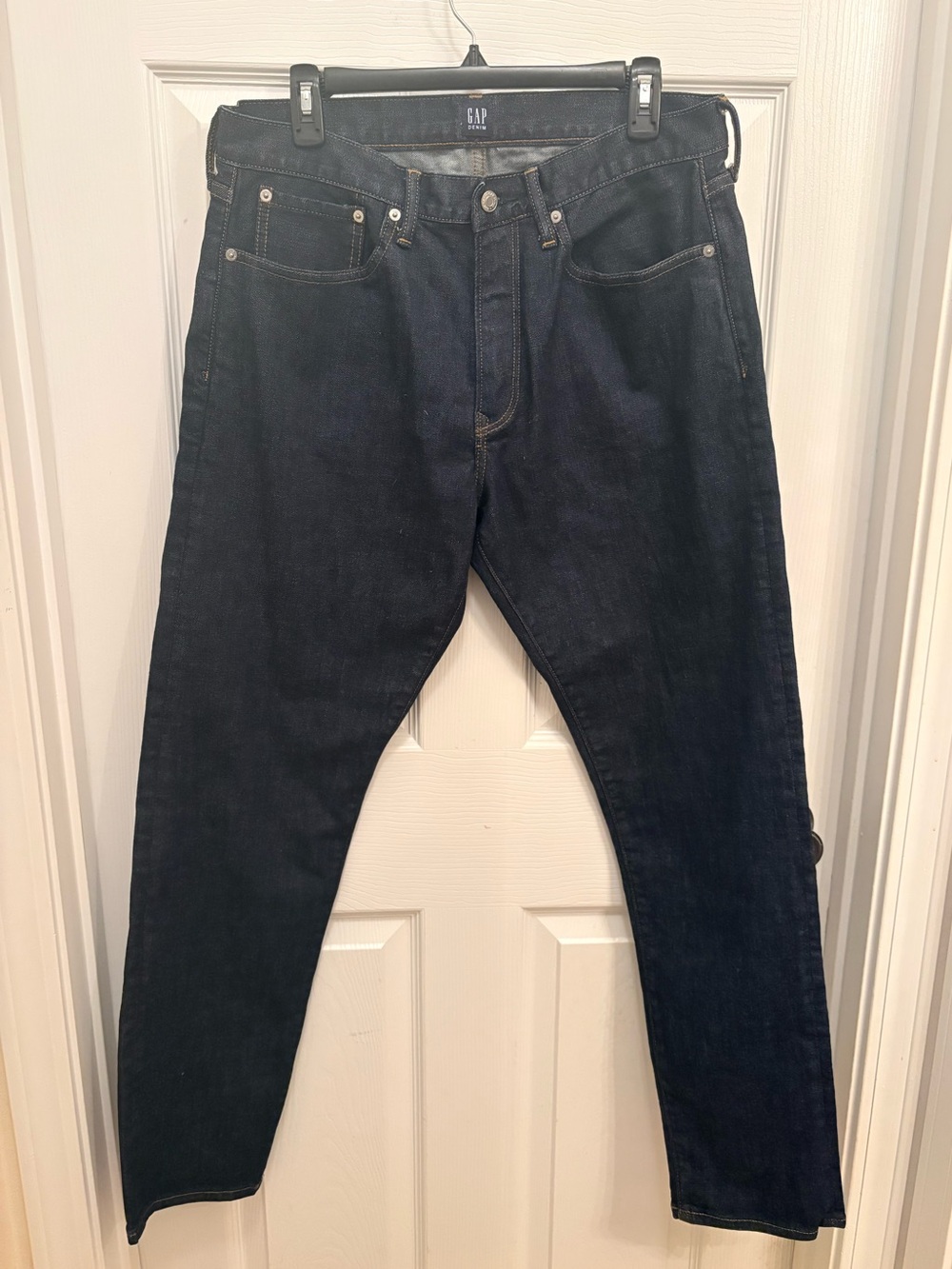 GAP Athletic Fit Dark Wash Stretch Jeans 33x32